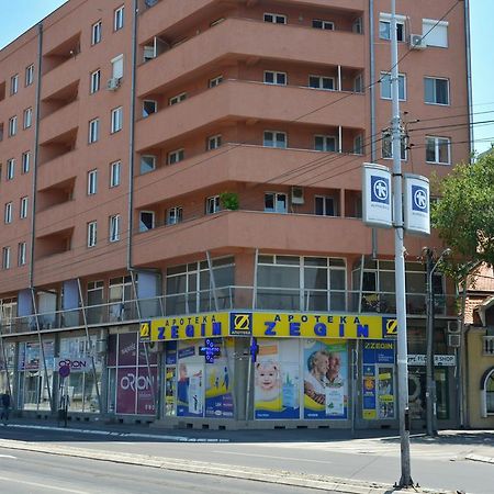 Trident Apartments Ni Buitenkant foto