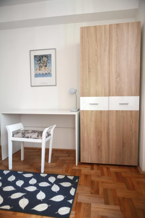 Trident Apartments Ni Buitenkant foto